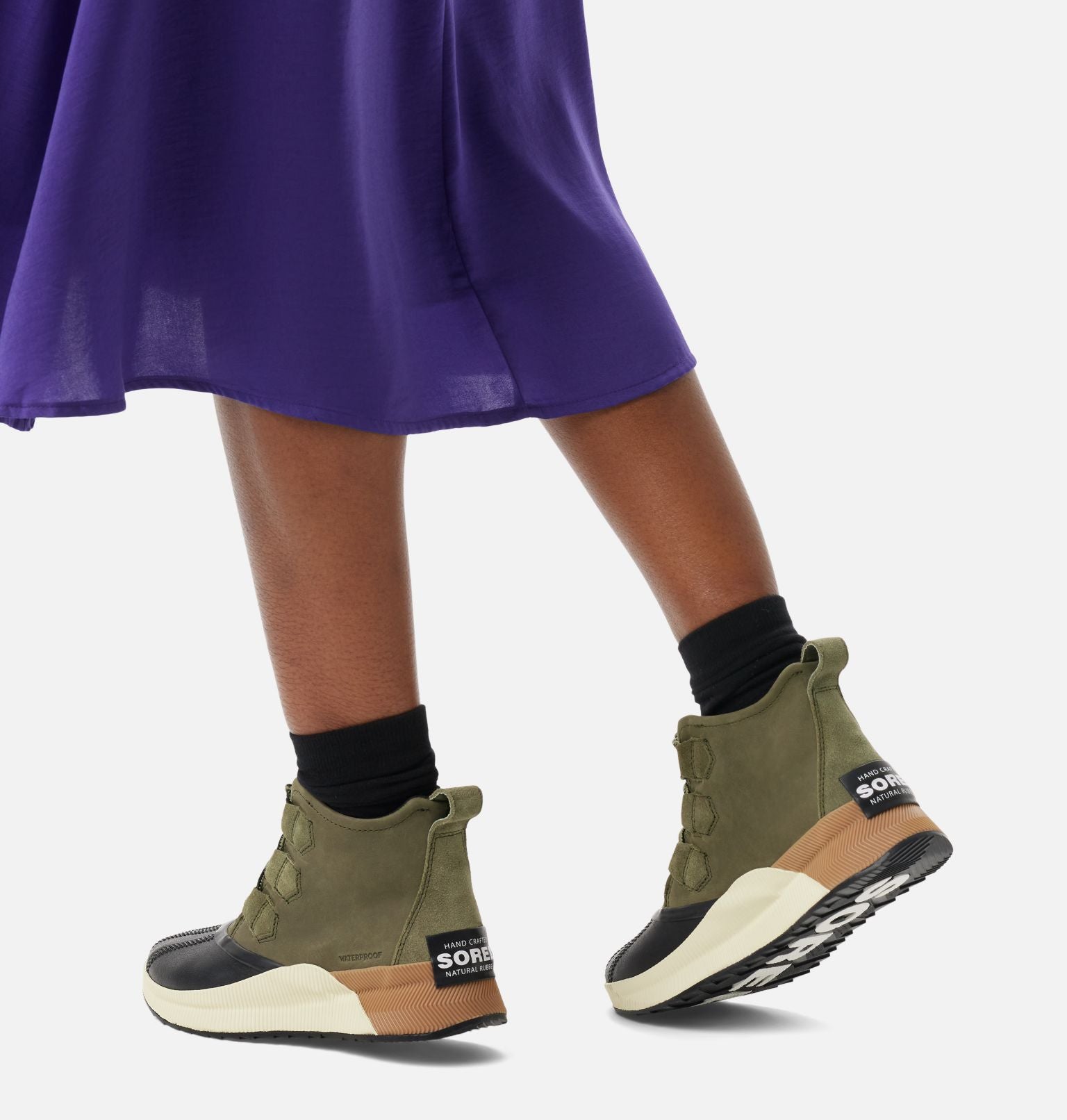 Sorel Women's Out N About IlI Classic Waterproof Boots Stone Green, Black