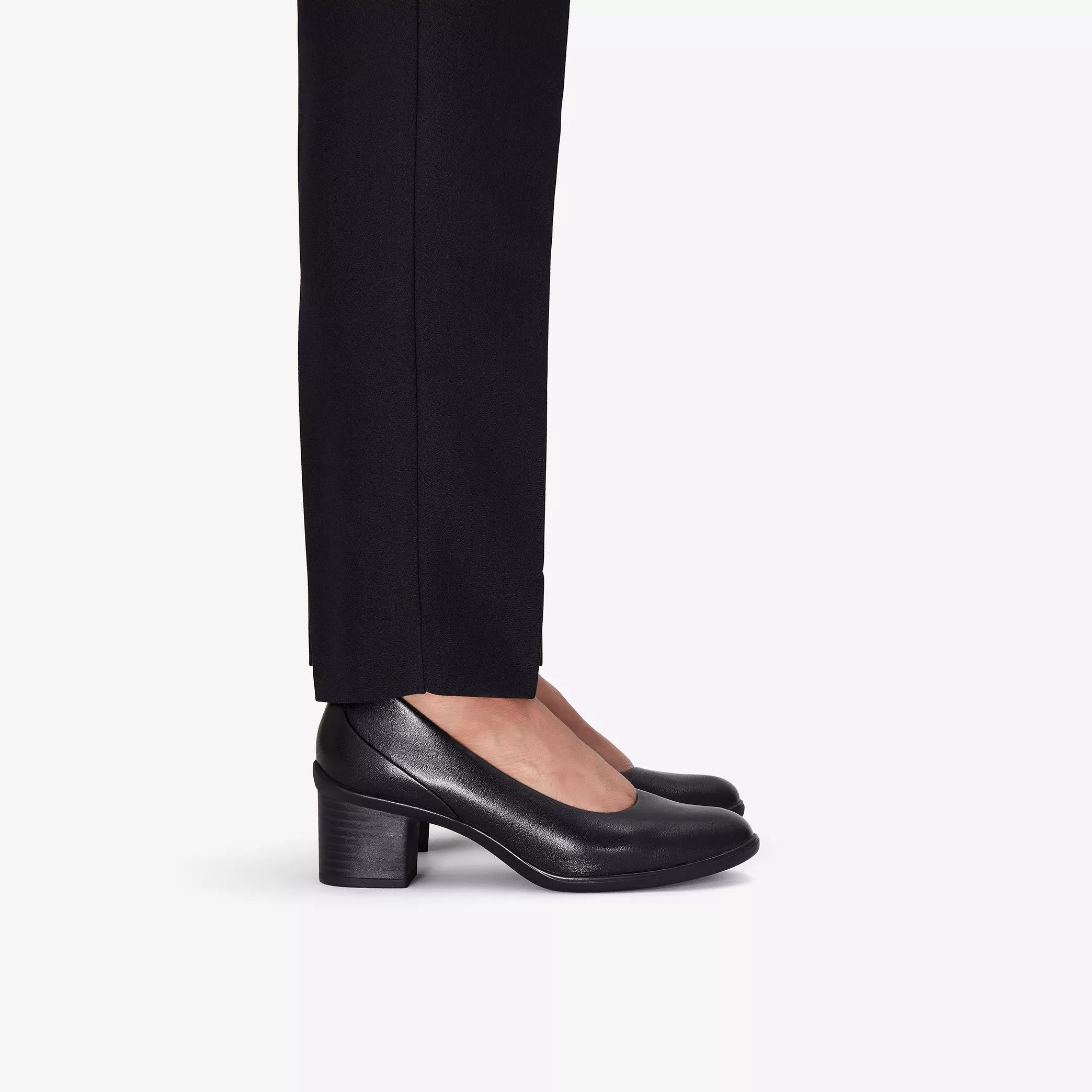 Clarks Women's Shaya Poppy Heels Black Leather