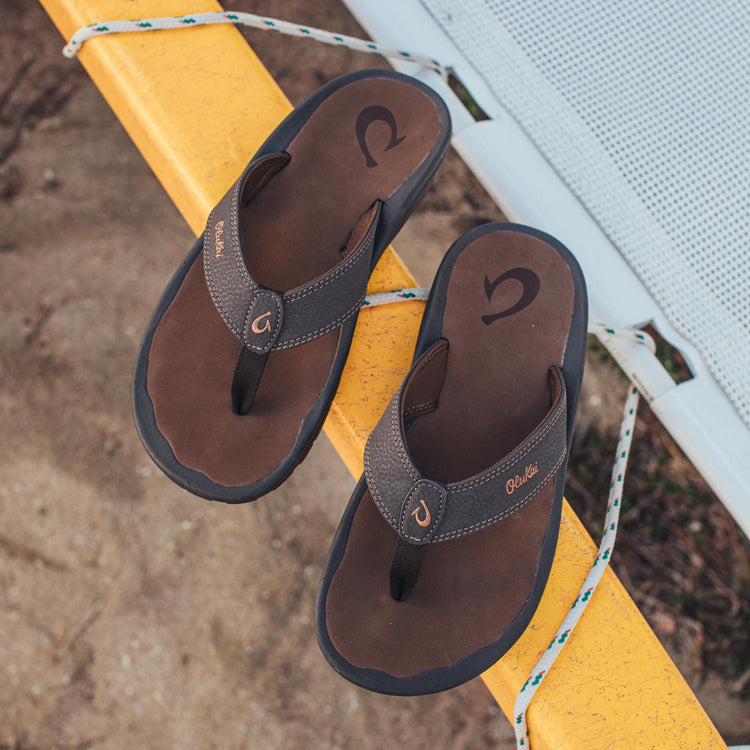 OluKai Men's 'Ohana Flip-Flops Dark Java
