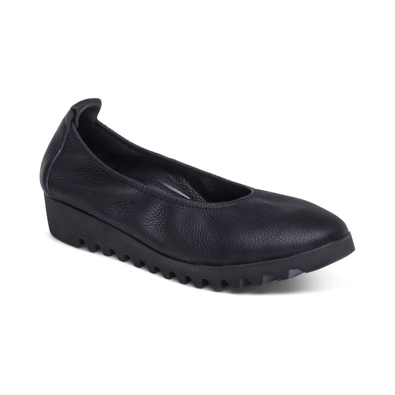 Aetrex Women's Brianna Flats Black