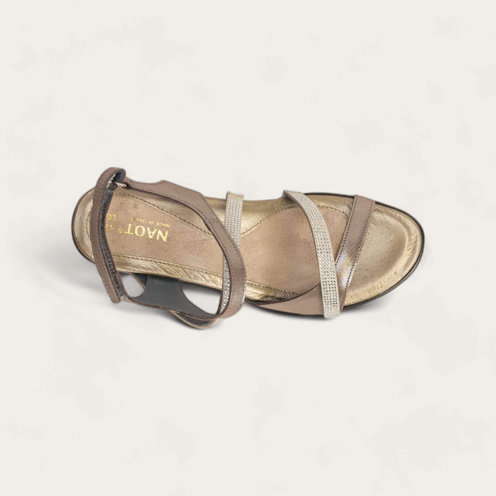 Naot Women's Innovate Sandals Silver Threads Lthr/Beige w/ Clear Rhinestones