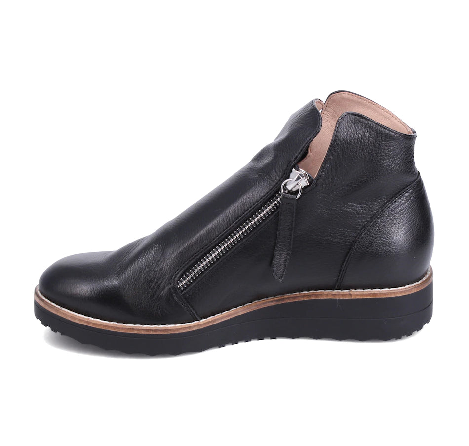 Django & Juliette Women's OHMY Boots Black