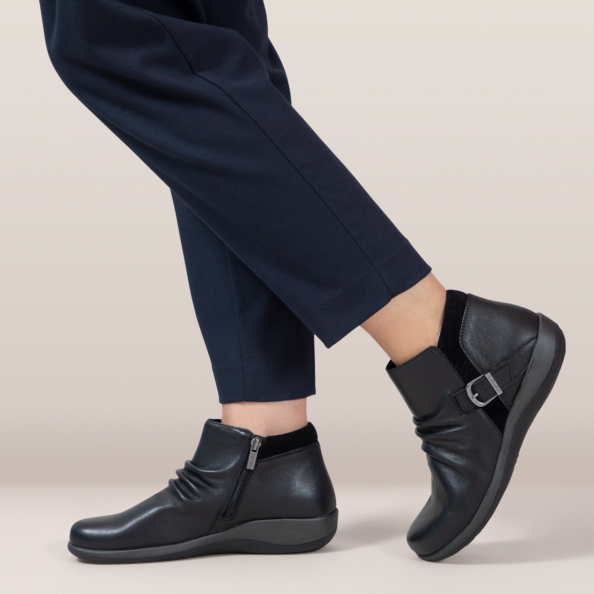 Aetrex Women's Luna Ankle Boot Black