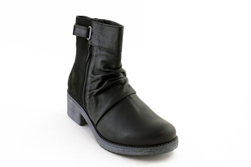 Naot Women's Artsy Boots Black